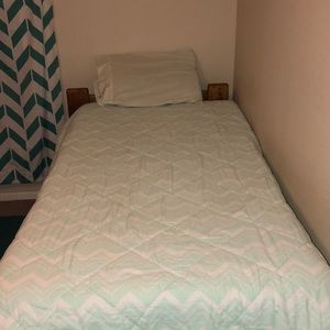 VS Pink Twin bed set